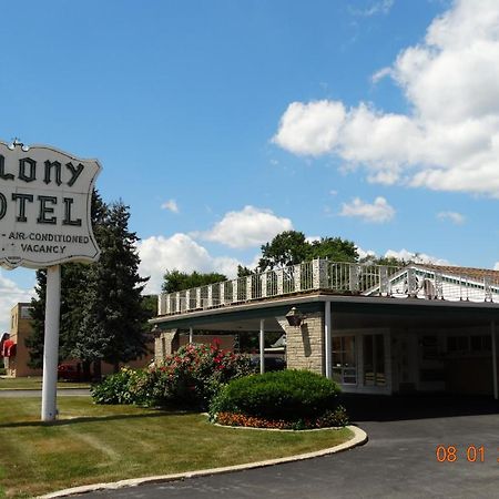 Colony Motel Brookfield Bagian luar foto