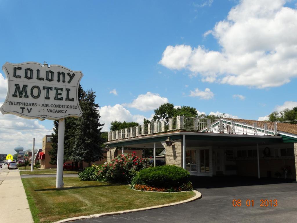 Colony Motel Brookfield Bagian luar foto