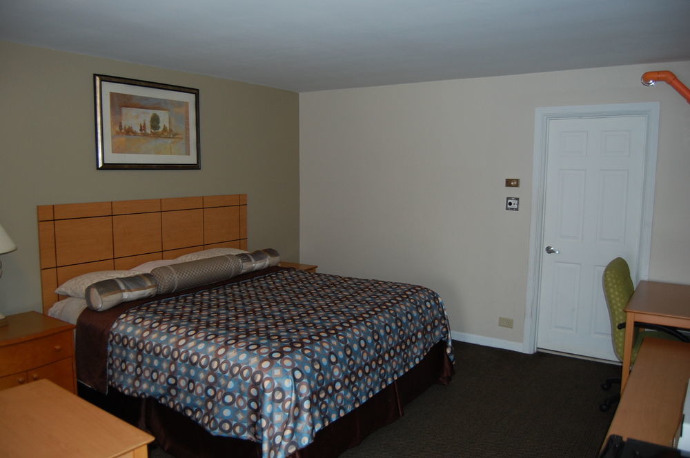 Colony Motel Brookfield Bagian luar foto
