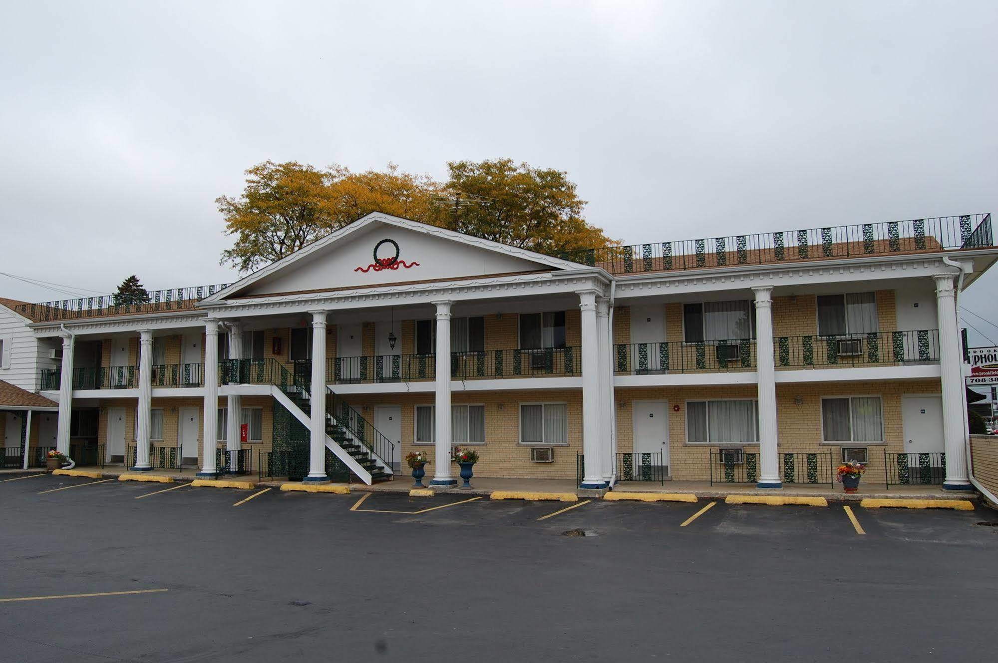 Colony Motel Brookfield Bagian luar foto