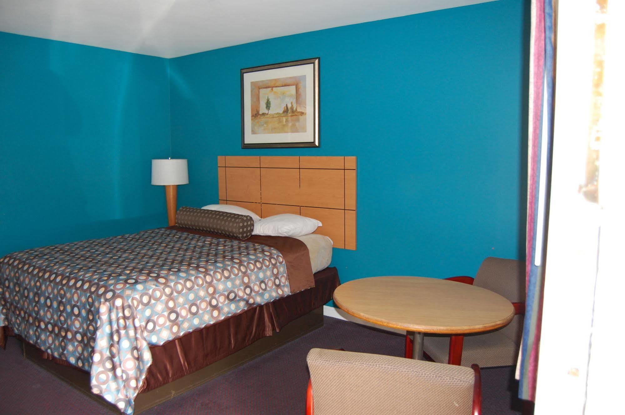 Colony Motel Brookfield Bagian luar foto