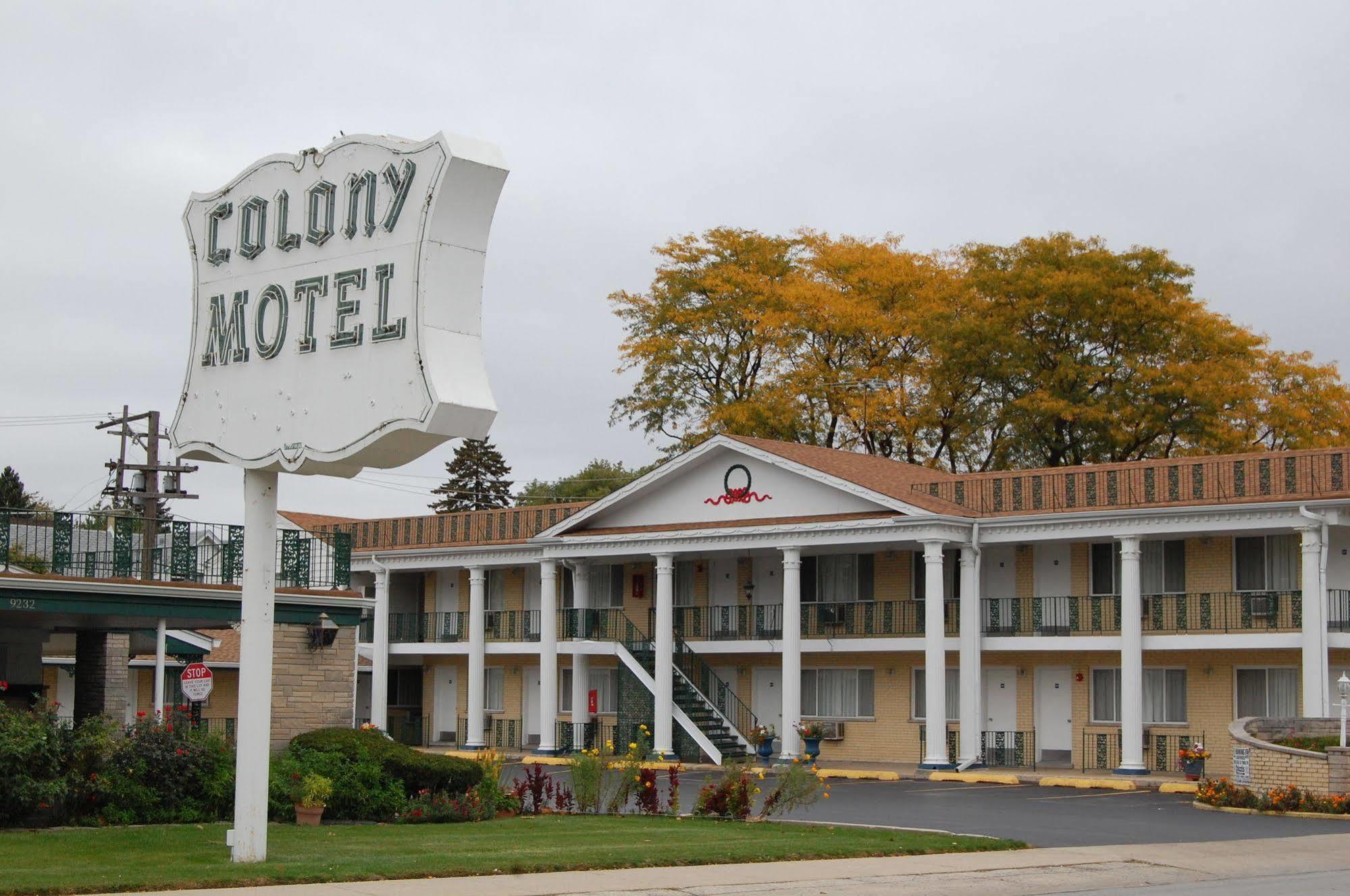Colony Motel Brookfield Bagian luar foto