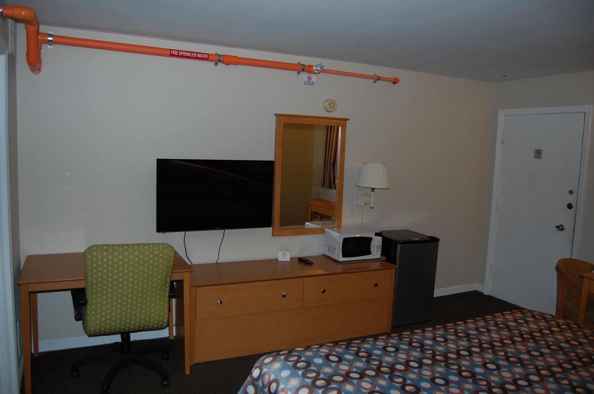 Colony Motel Brookfield Bagian luar foto